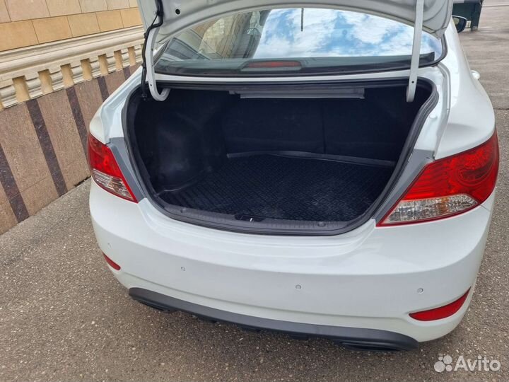 Hyundai Solaris 1.6 AT, 2012, 120 000 км