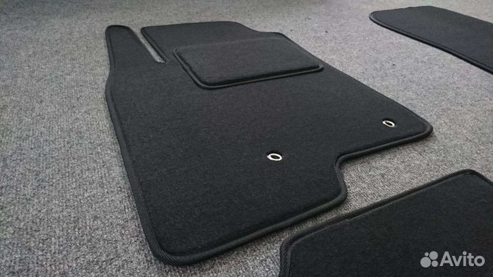 Автоковрики Mitsubishi Pajero 4