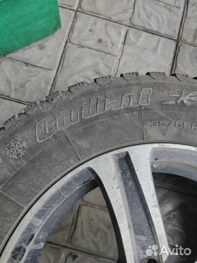 Zmax Winternova Stud III 235/65 R17