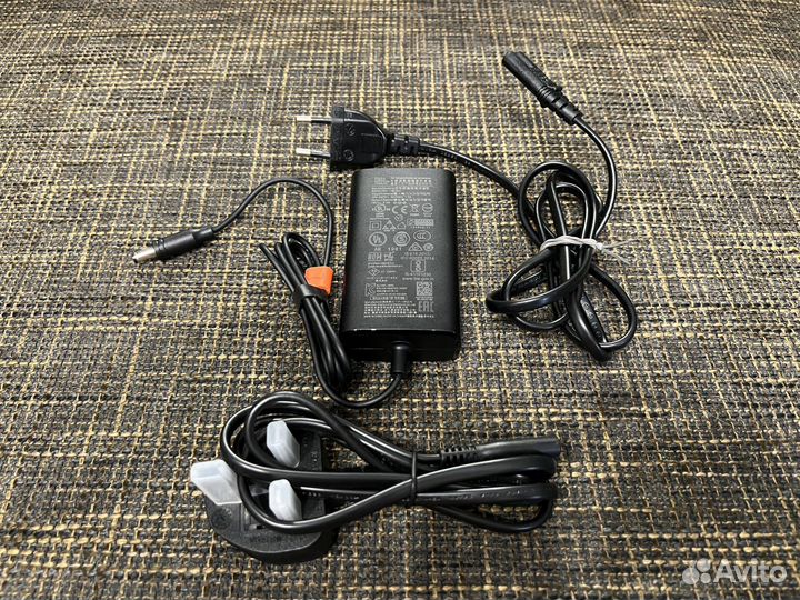Зарядное устройство JBL Xtreme 2