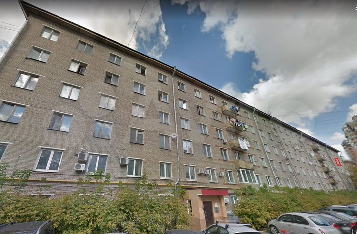 Комната 13 м² в > 9-к., 4/6 эт.