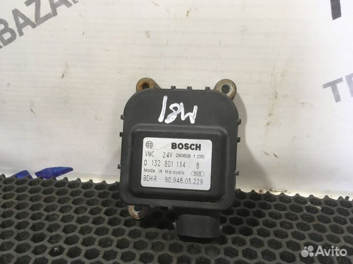 Моторчик заслонки отопителя