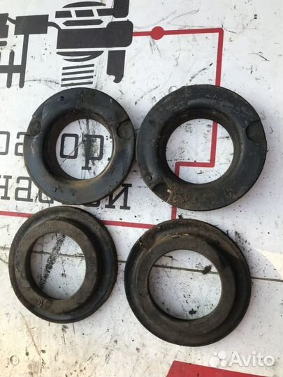 Опора задней пружины Nissan Pathfinder