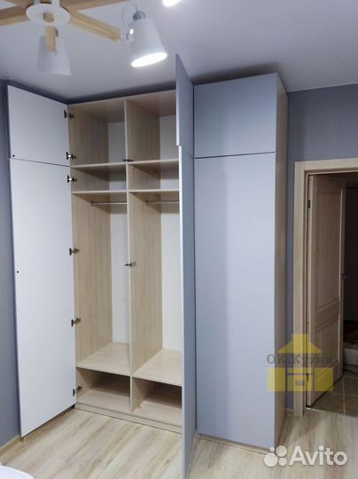 Шкаф с зеркалом