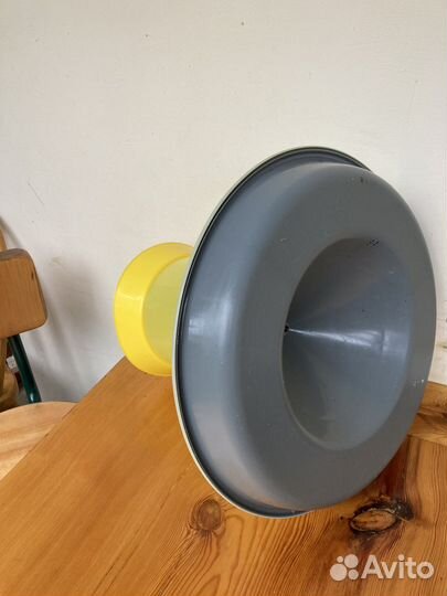 Бункерная кормушка для птиц