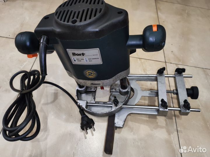 Фрезер Bort 1200w