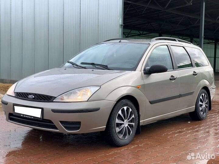 Топливная рампа с форсунками на Ford Focus 1 - 1.8