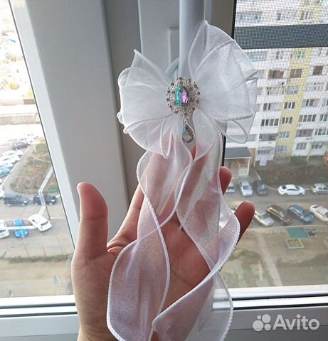 Белый бант на праздник