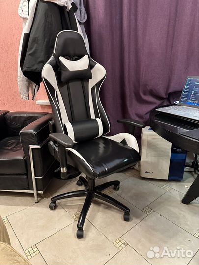 Крутое геймерское кресло