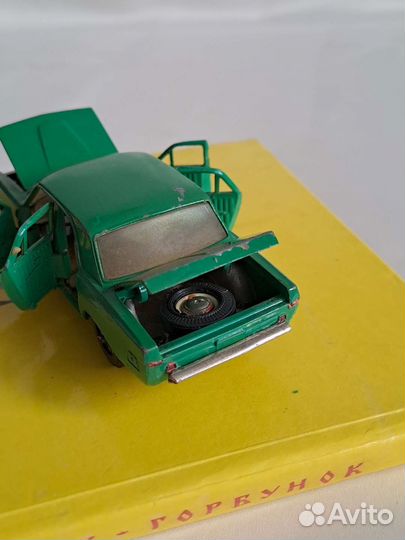 Модель автомобиля-Волга Газ24, модель-А14