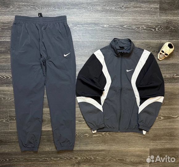 Спортивный костюм Nike swoosh