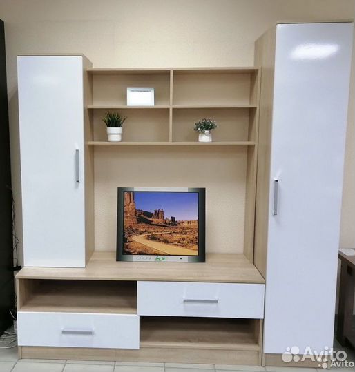 Стенка в гостиную