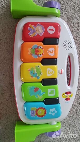 Развивающий коврик fisher price с пианино