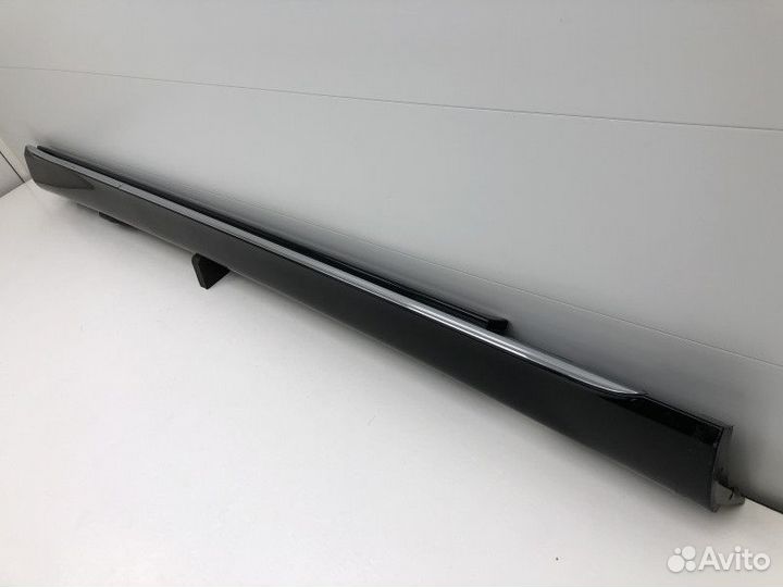 Накладка на порог наружная правая Mercedes-Benz E