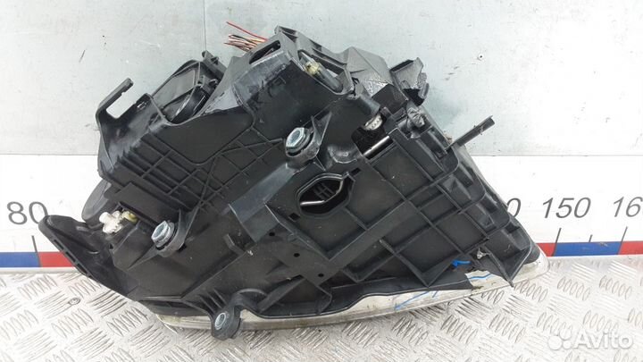 Фара левая Volkswagen Touareg 2005