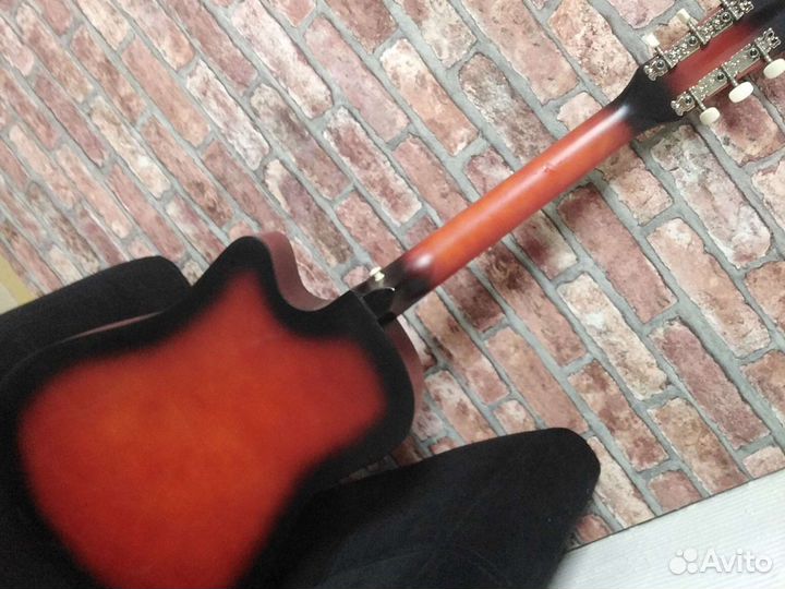 Гитара новая