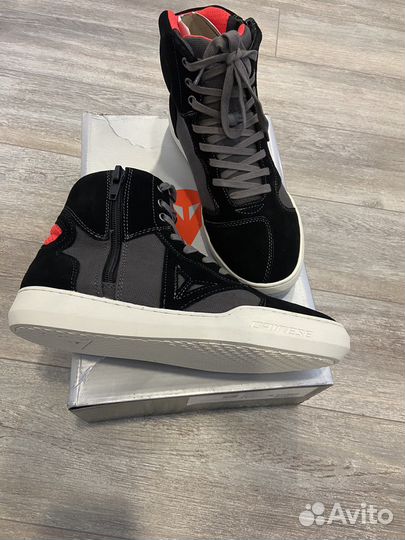 Мотокеды Dainese Metropolis D-WP T88