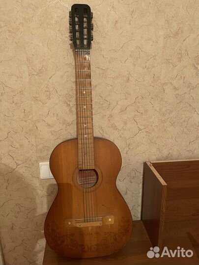 Гитара шестиструнная