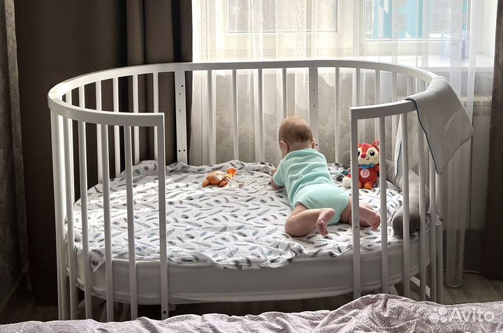 Детская кроватка трансформер с маятником