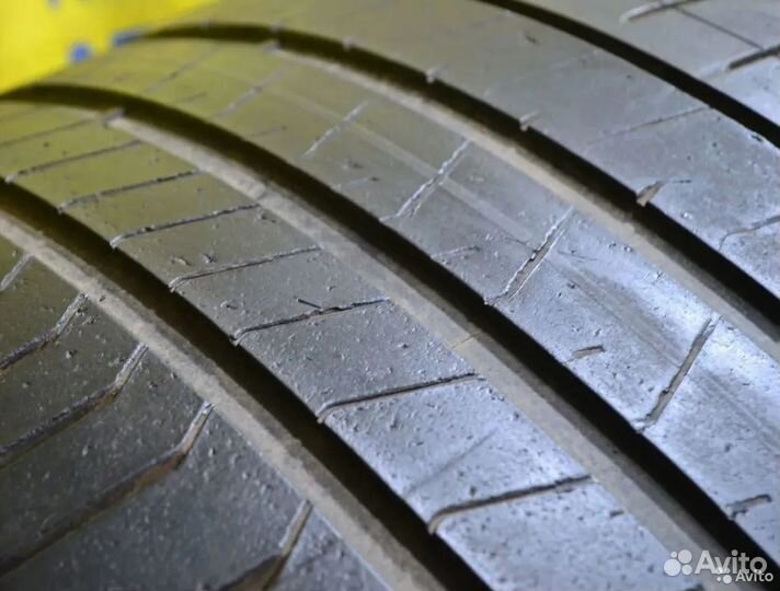 Pirelli P Zero PZ4 255/40 R21
