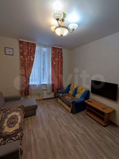 2-к. квартира, 56 м², 2/4 эт.