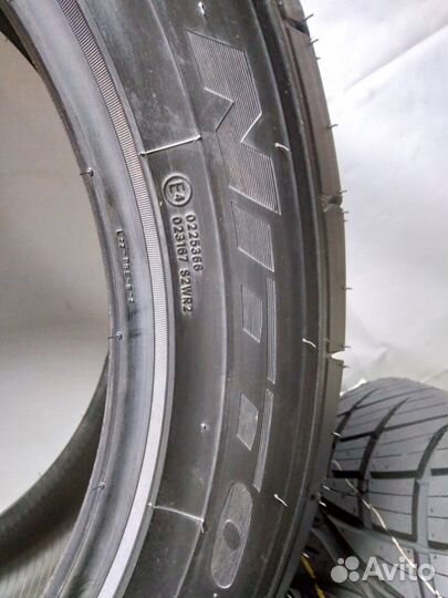 Nitto NT420S 285/45 R22 114H