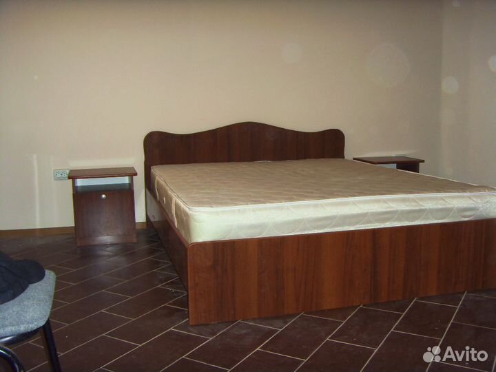 Кровать с матрасом