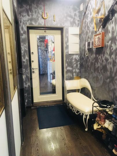 2-к. квартира, 70 м², 3/3 эт.