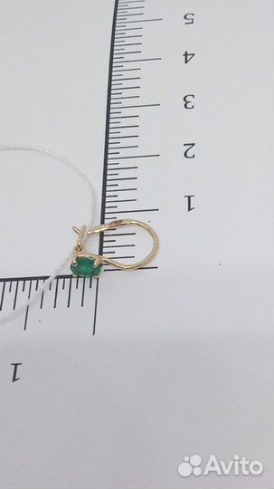 Золотые серьги с камнем