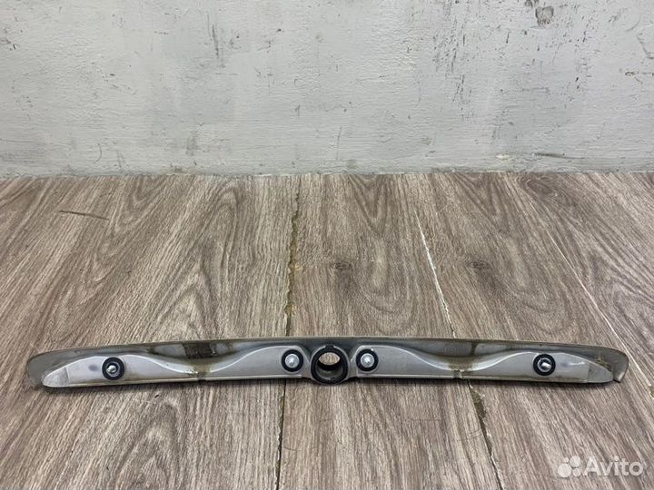 Молдинг крышки багажника задний Opel Astra G