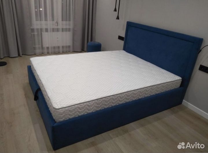 Кровать с изголовьем