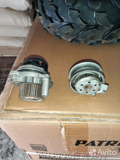 Продам помпу и ролик оригинал Volkswagen