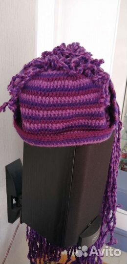 Женская шапка с косичками