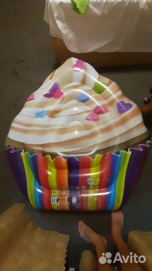 Надувной матрас для плавания