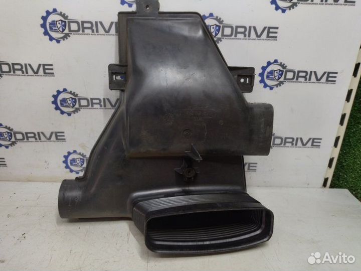 Воздуховод Volkswagen Passat B4