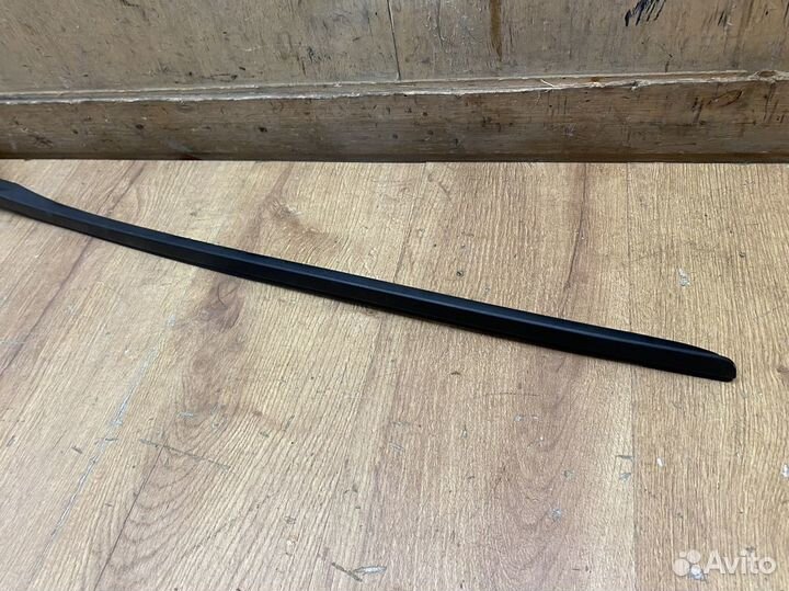 Молдинг лобового стекла Volvo V40 Cross Country