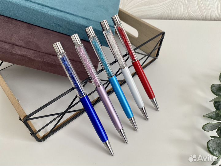 Шариковая ручка с кристаллами внутри новая
