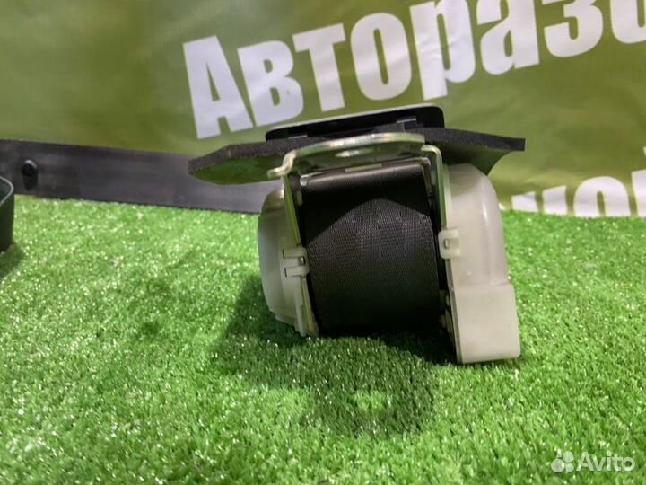 Ремень безопасности задний Nissan Skyline PV36