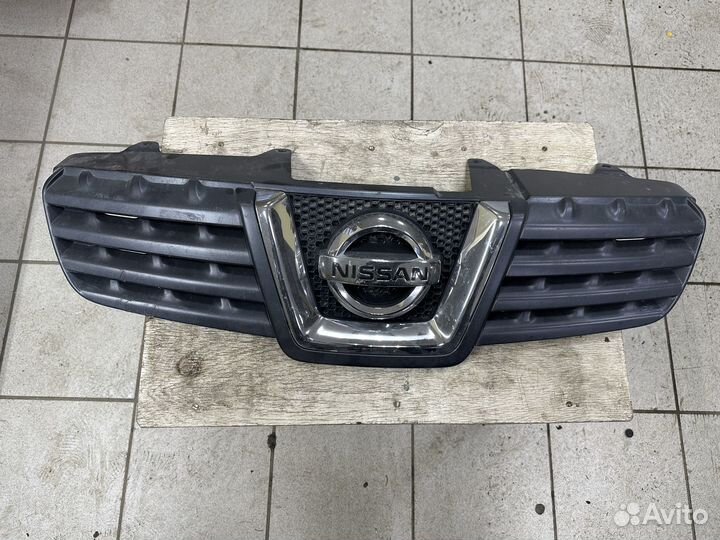 Решетка ниссан рено