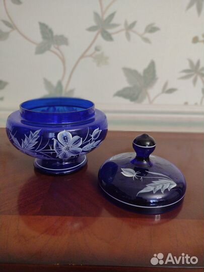 Ваза конфетница с крышкой. Богемское стекло. Новая