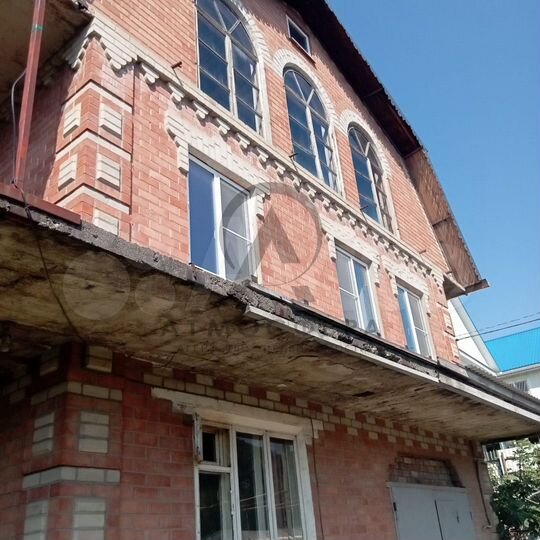 Дом 260 м² на участке 4 сот.