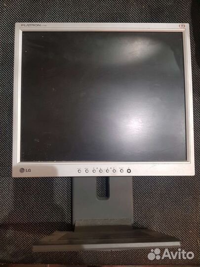 Монитор LG flatron L1710S