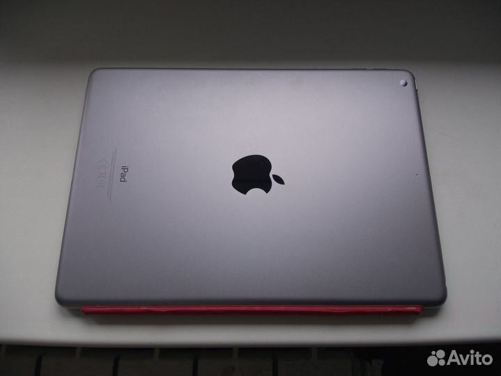 iPad 5 поколения (2017)