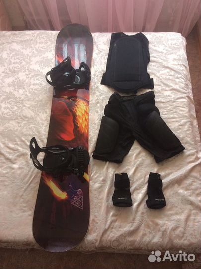 Сноуборд и защита к нему