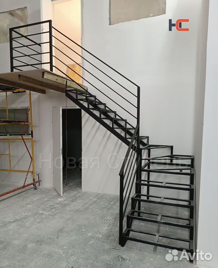 Металлокаркас, Каркас лестницы под заказ