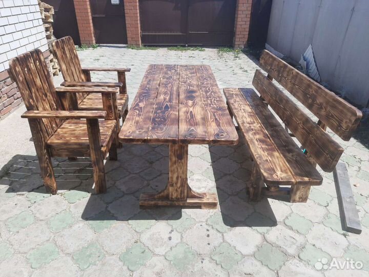 Стол деревянный