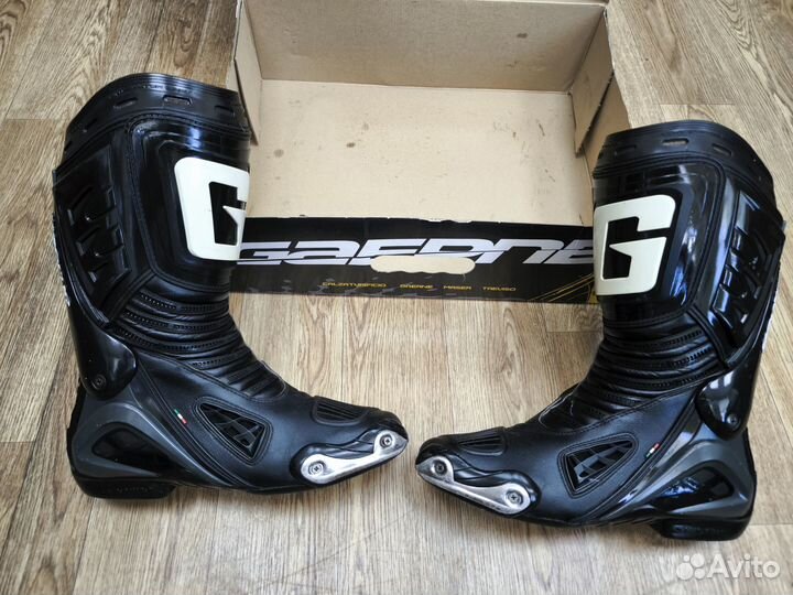 Продаю Мотоботы Gaerne