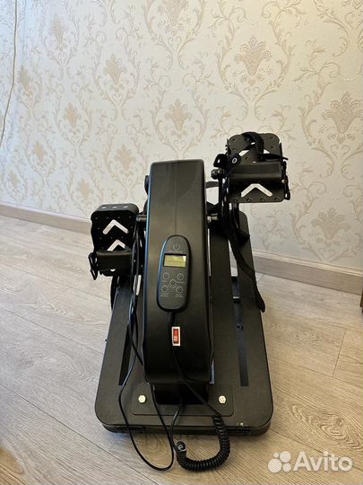 Педальный тренажер с электродвигателем