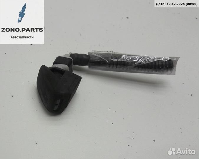 Форсунка омывателя 5j0955985 на Skoda Roomster