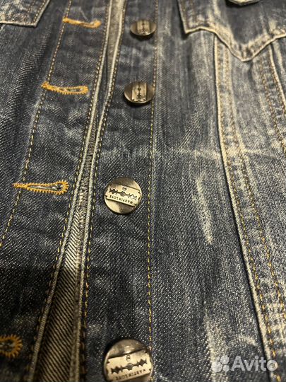 Джинсовая куртка